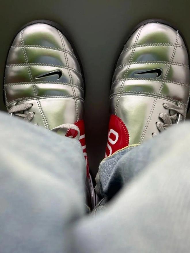 4双sneakers值得一冲！当「液态银」成春夏潮人招牌色这(图10)