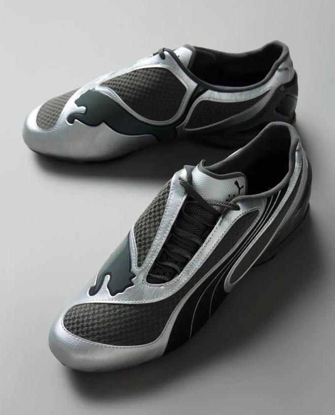 4双sneakers值得一冲！当「液态银」成春夏潮人招牌色这(图21)