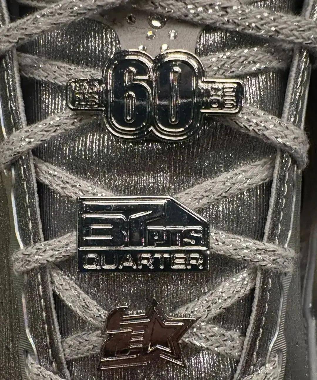 库里已经穿上克莱安踏终身合同的特别配色球鞋(图3) 库里已经穿上克莱安踏终身合同的特别配色球鞋(图3)